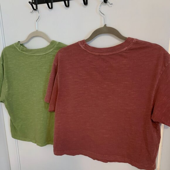 Lot of 2 Cropped Tees Crop Tops Universal Thread - Picture 2 of 9